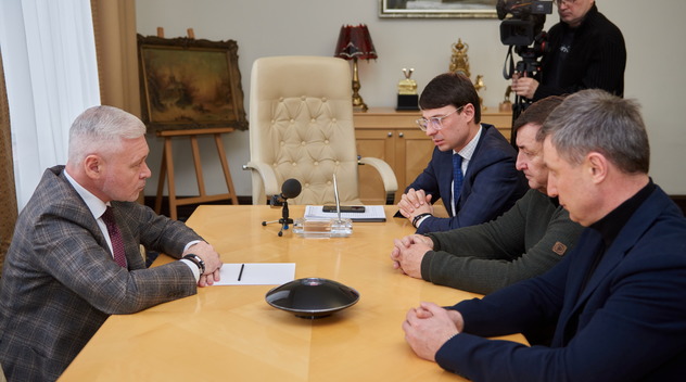 Нові арени та повернення професійної команди. Президент ФХУ побував із робочим візитом на Харківщині