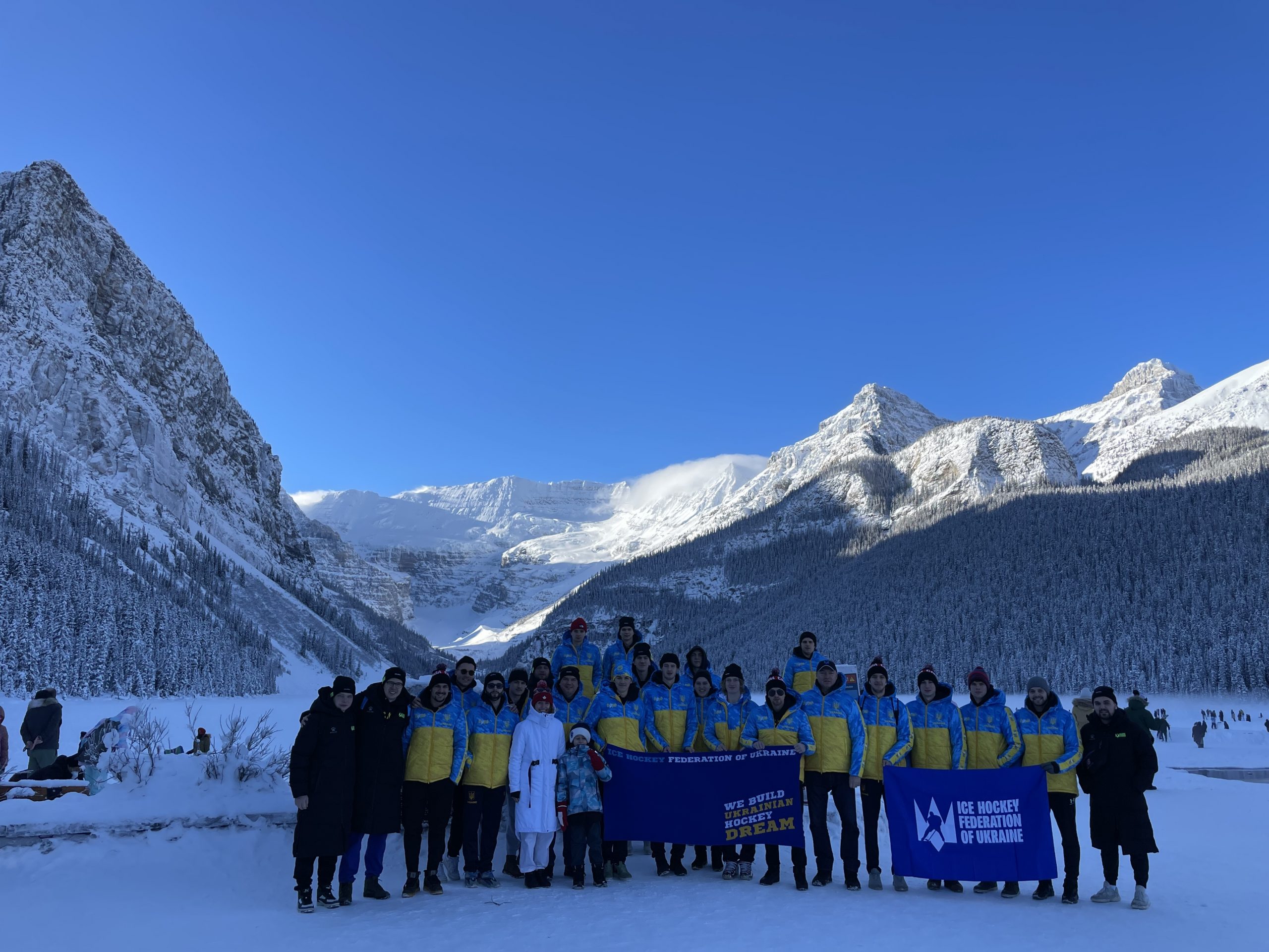 Збірна України в Калґарі: краса Скелястих гір і матч на домашній арені збірної Канади